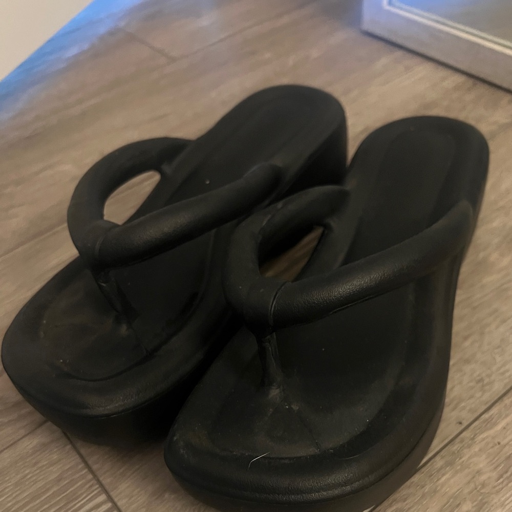 Women’s platform flip flop with Arch support